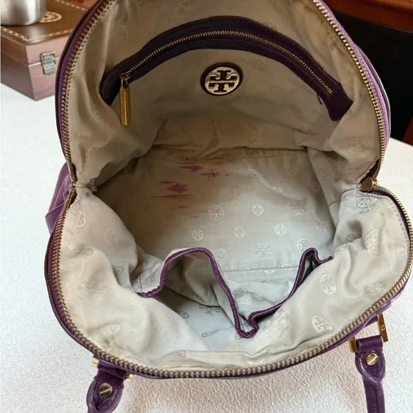 Tory Burch Purple and Gold Shoulder Bag with Logo Medallion - Picture 13 of 14